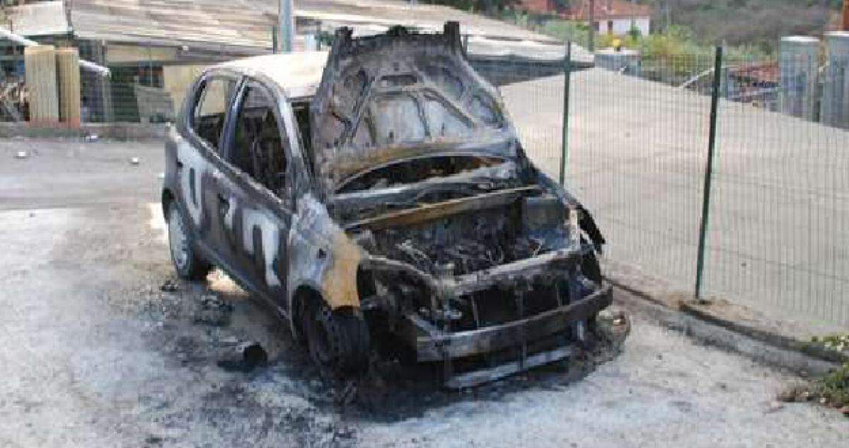 Fiamme a Caposoprano e nella rimessa della Ghelas, colpita un'insegnante - 