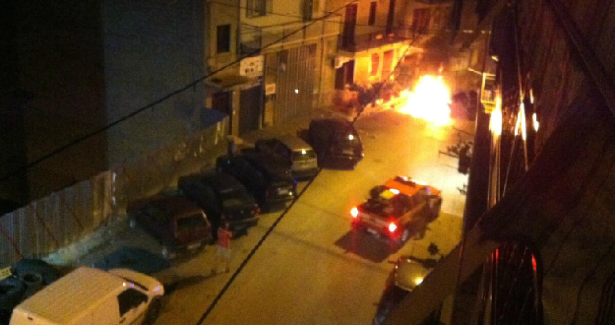 Tentativo d'incendio in via Maganuco sventato dal proprietario dell'auto - 