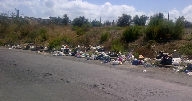 rifiuti-strada.jpg