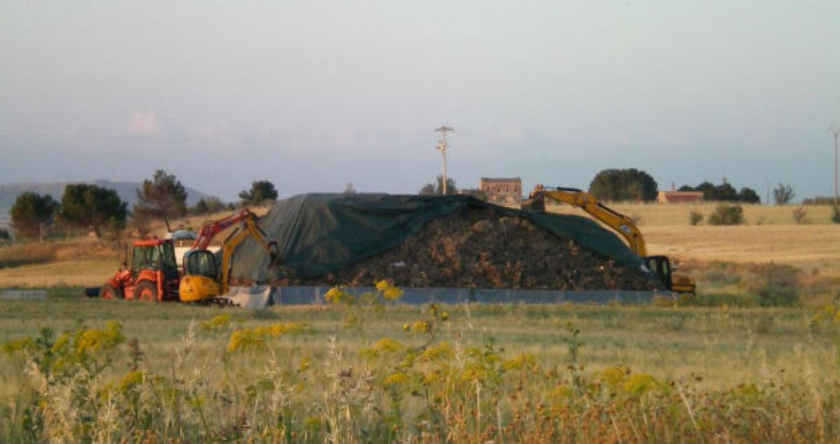 Discariche d'idrocarburi sotterrate? Silenzio sui controlli e parte la denuncia - 