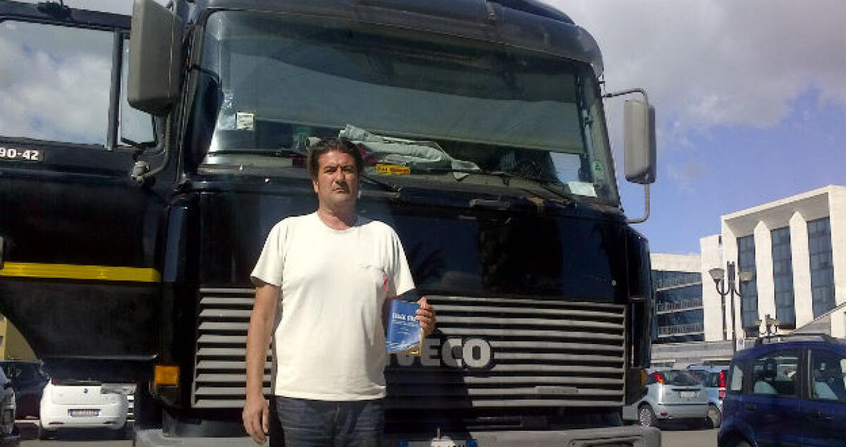 Un camion davanti palazzo di giustizia: Missuto, "la mia protesta prosegue" - 