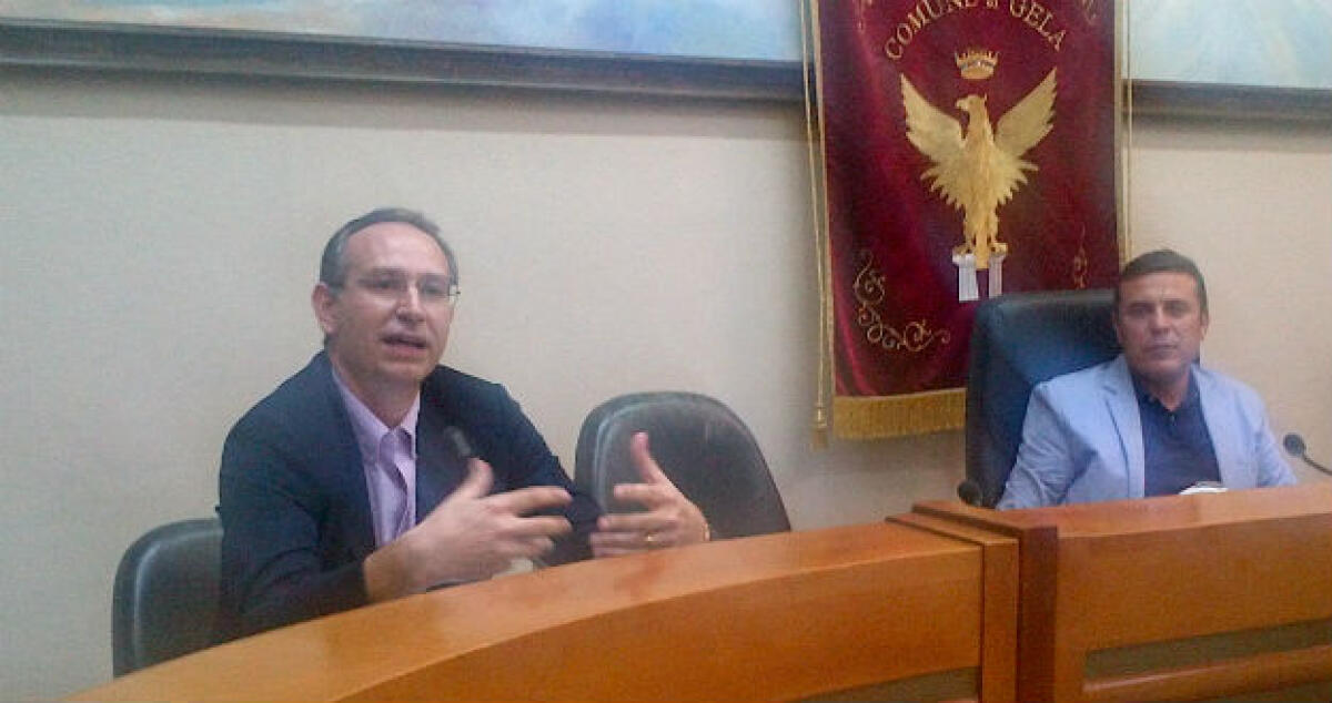 Si al rendiconto e maggioranza ai minimi, Ventura accusa Fava: "E' un fascista!" - Il dirigente al bilancio Alberto Depetro in aula