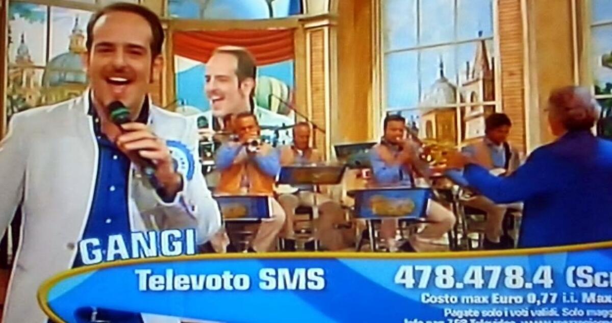 Il groove di Max Castellana incanta su Rai2 a "Mezzogiorno in famiglia" - 