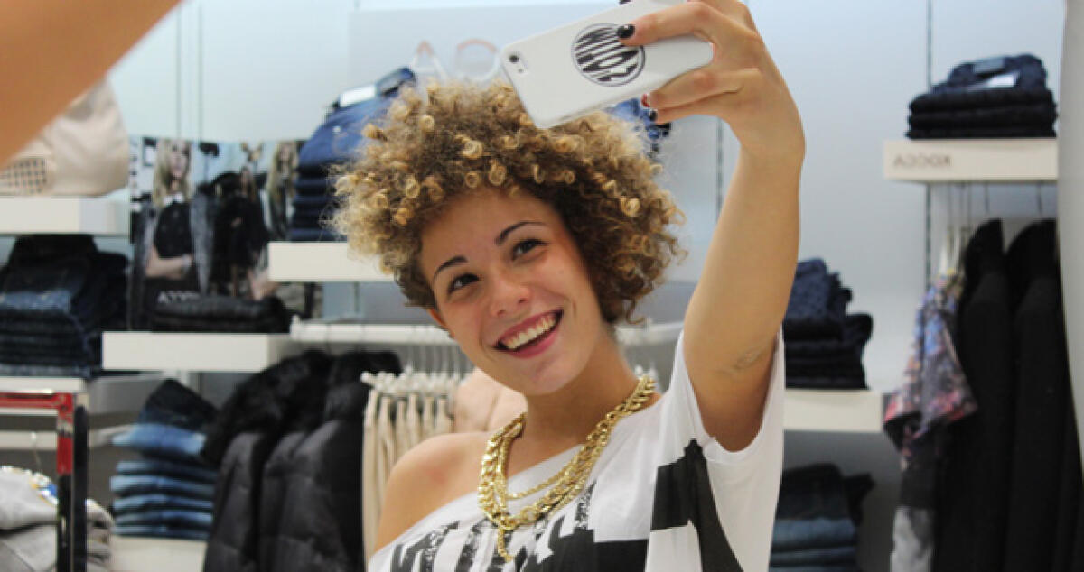 Esplode la selfie-mania alla Mito's: chi sarà il nuovo volto di radio Bella Fm? - 