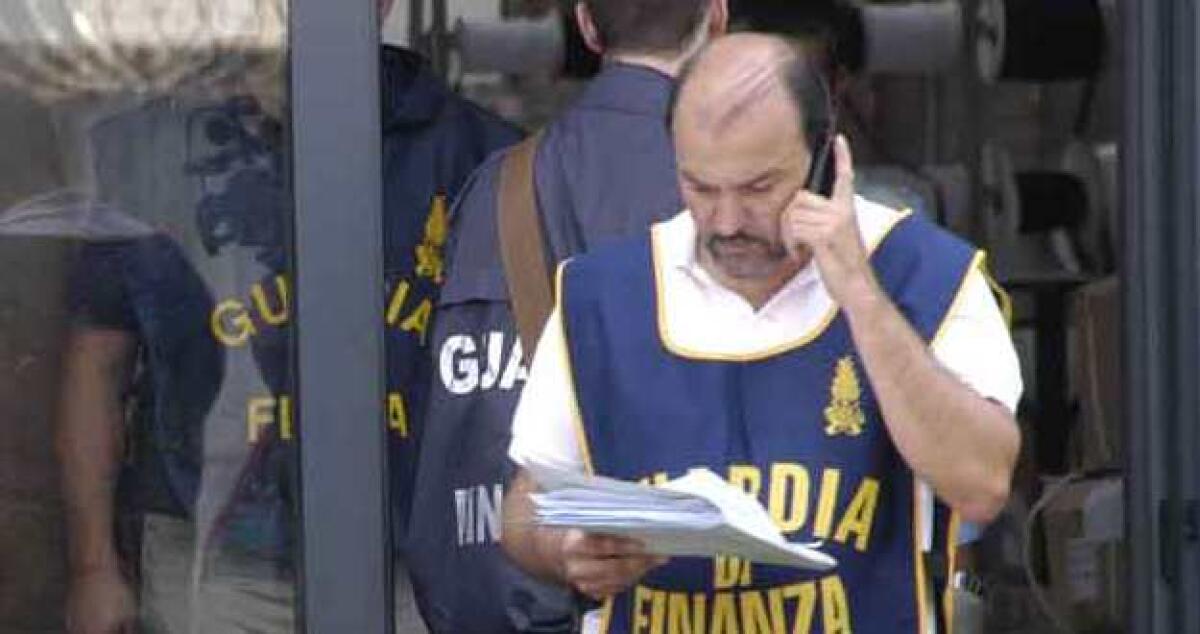 Terremoto alla Rsa Caposoprano, finanza e polizia sequestrano atti, blitz al Comune - 