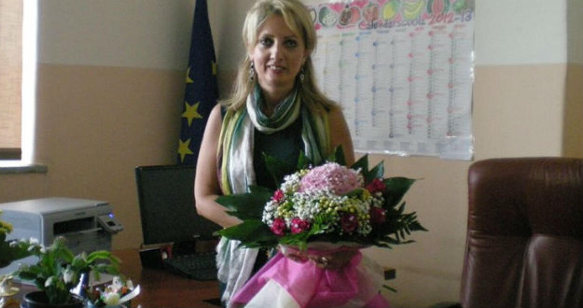 Fuoco nel cortile della scuola: la preside Quattrocchi, "non possiamo mollare" - 