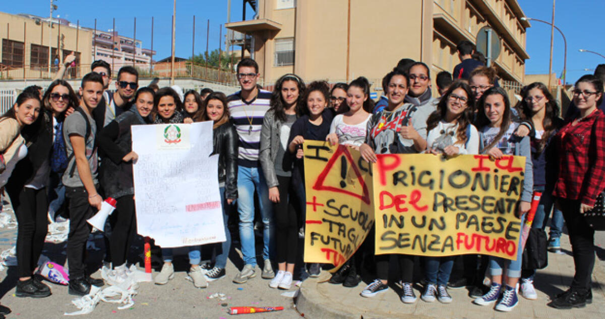 L'Università un lusso e i tagli penalizzano, gli studenti scendono in piazza - 