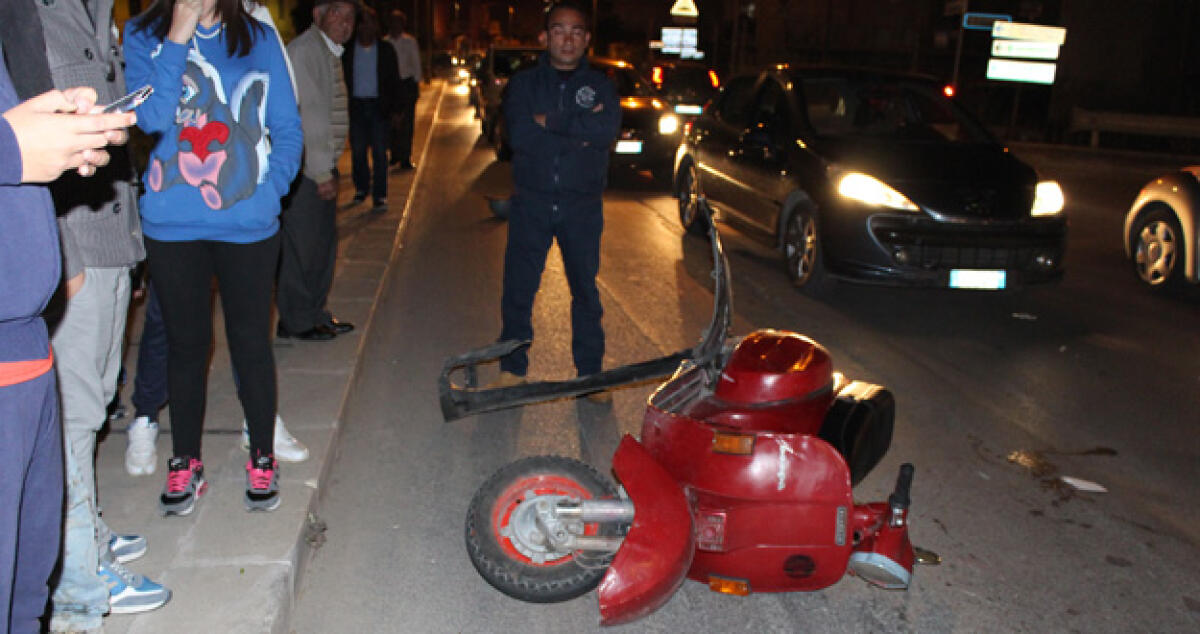 Incidente sul cavalcavia di Settefarine, pensionato trasferito in ospedale - 