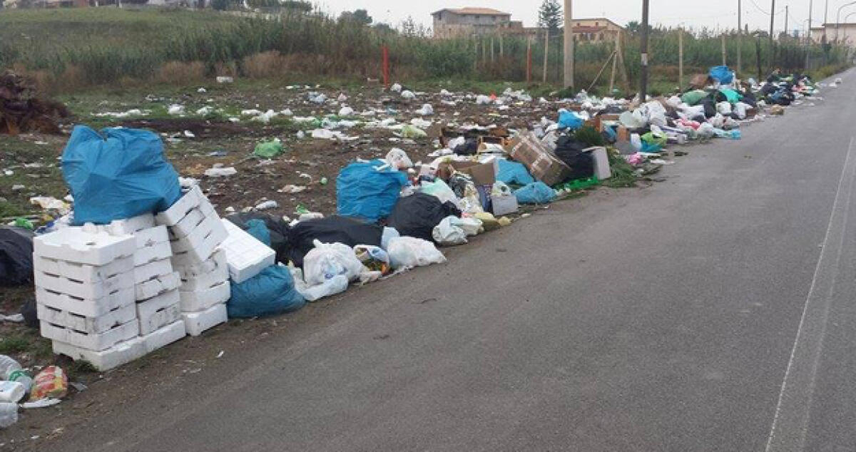 Manfria: strade stracolme di immondizia, residenti infuriati contro l’amministrazione - 