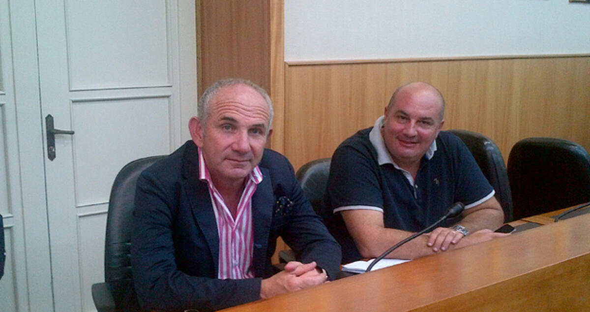 Passano venticinque debiti fuori bilancio: "Dirigenti sempre assenti in consiglio" - 