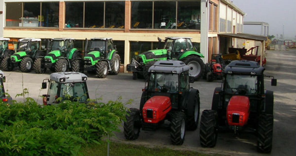 Nel capannone in area agricola si vendevano mezzi pesanti: verrà demolito? - 