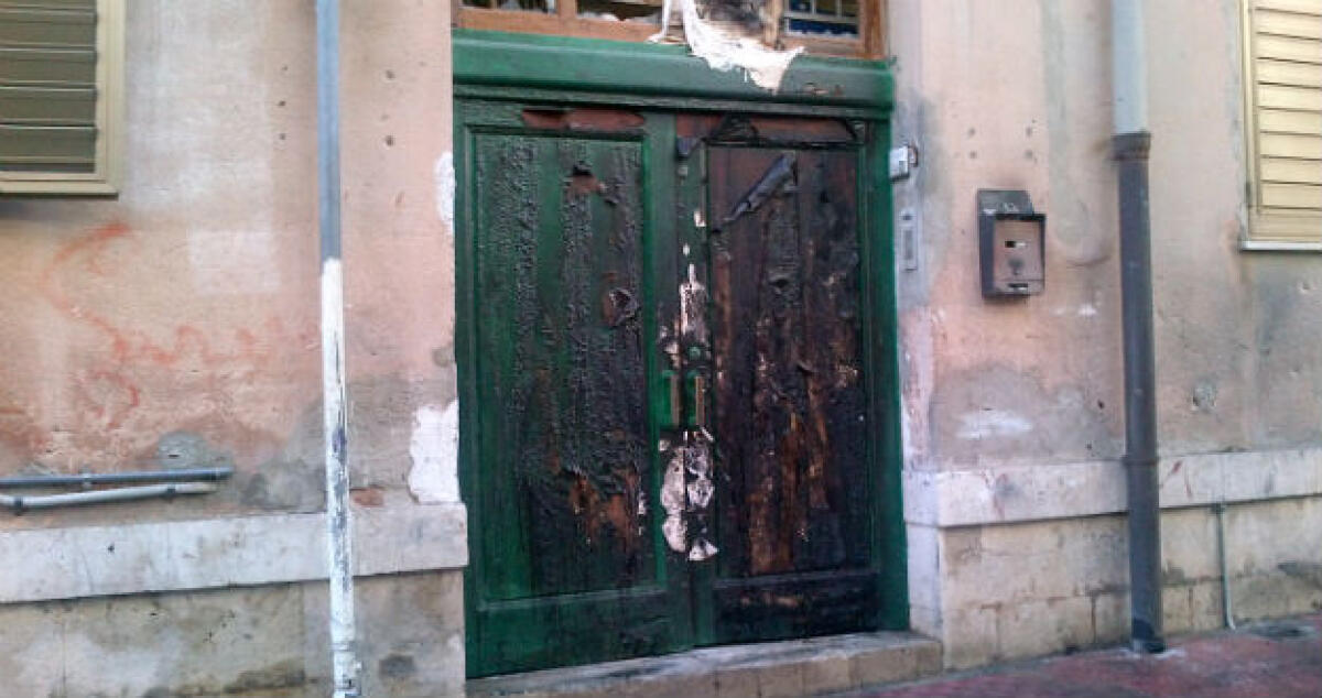 Rogo in via Stoppani, distrutta la Classe A di un operaio: danni in uno stabile - 