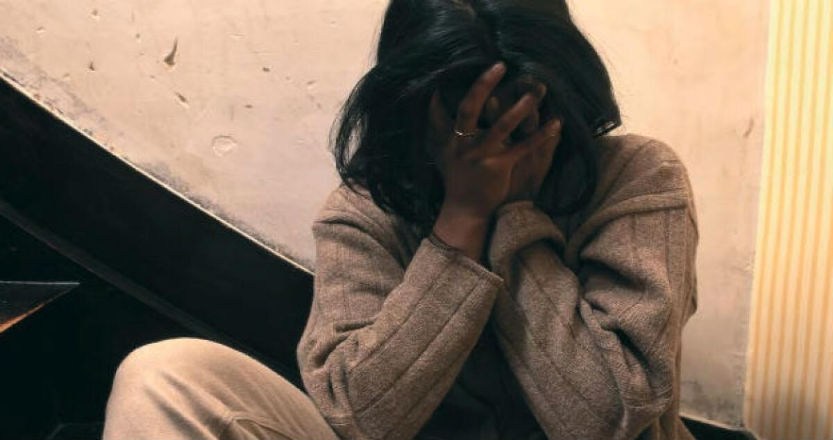 L'aggredisce e le spacca tutti i denti, adesso l'operaio indagato è irreperibile - 