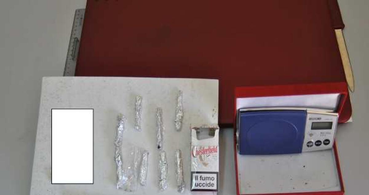 In giro con amico, fidanzate e otto grammi di hashish, denunciato un 27enne - 