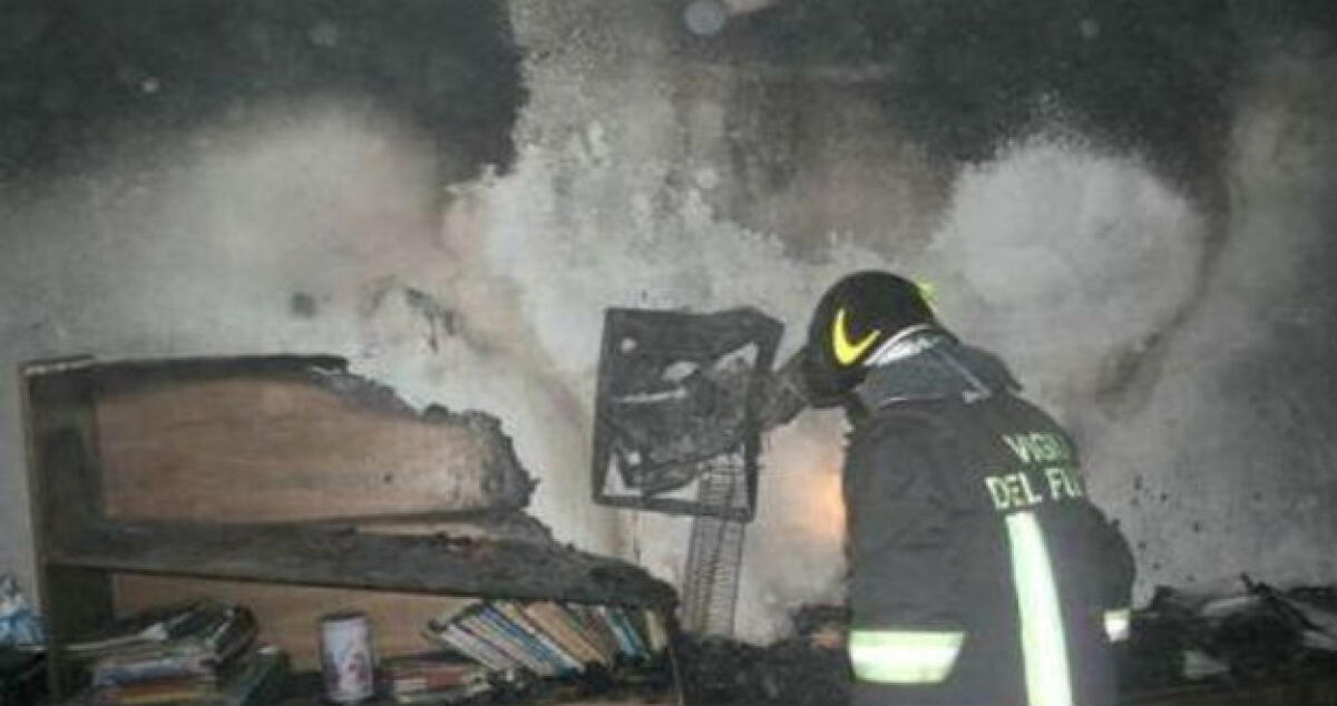 Chiedeva di essere pagato, gli bruciarono la casa rurale: quattro davanti al gup - 