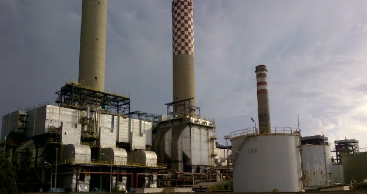 Raffineria, si cambia: stop al nuovo Claus e pochi interventi per la diga foranea - 