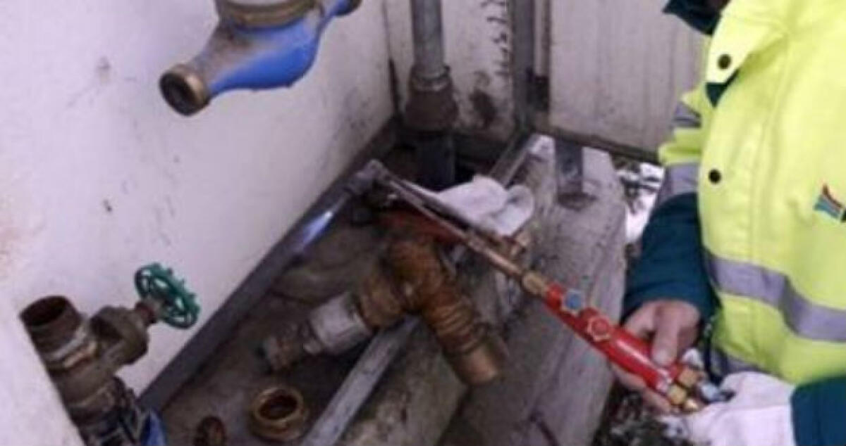 A giudizio per un allaccio abusivo ma l'utenza non è sua: assolta una donna - 