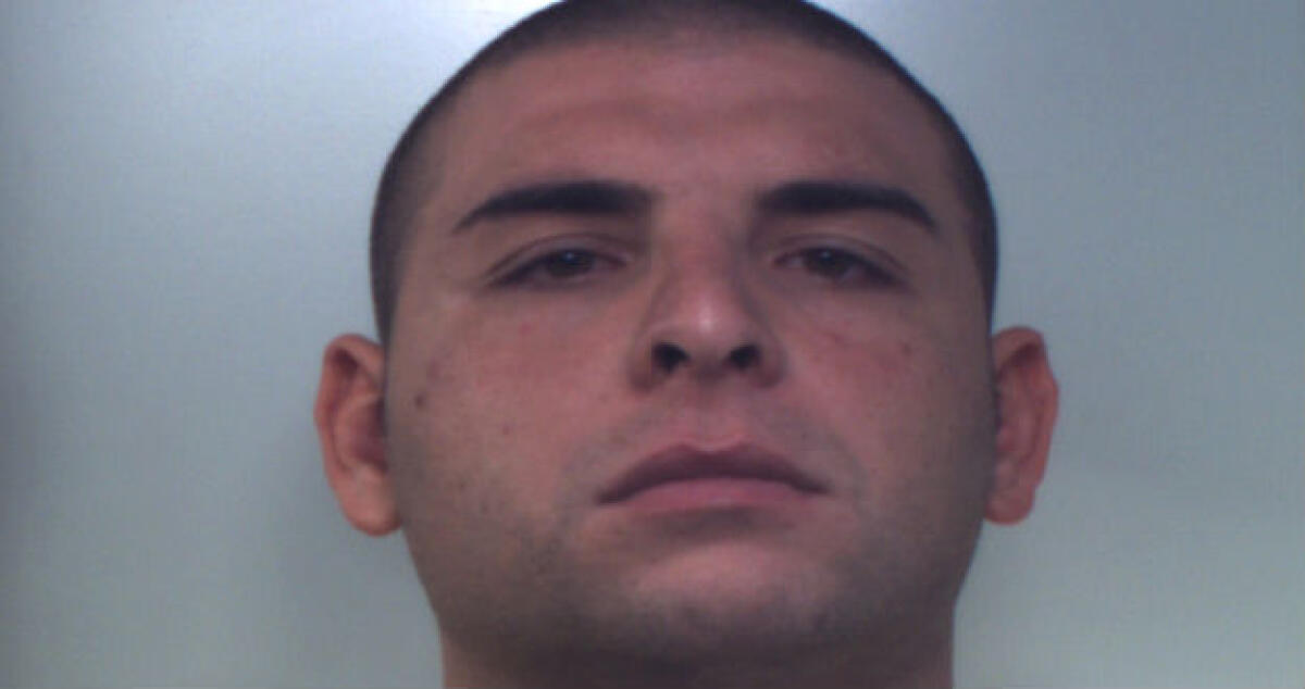 Fermato per aver violato i domiciliari, il giudice non convalida il suo arresto - 