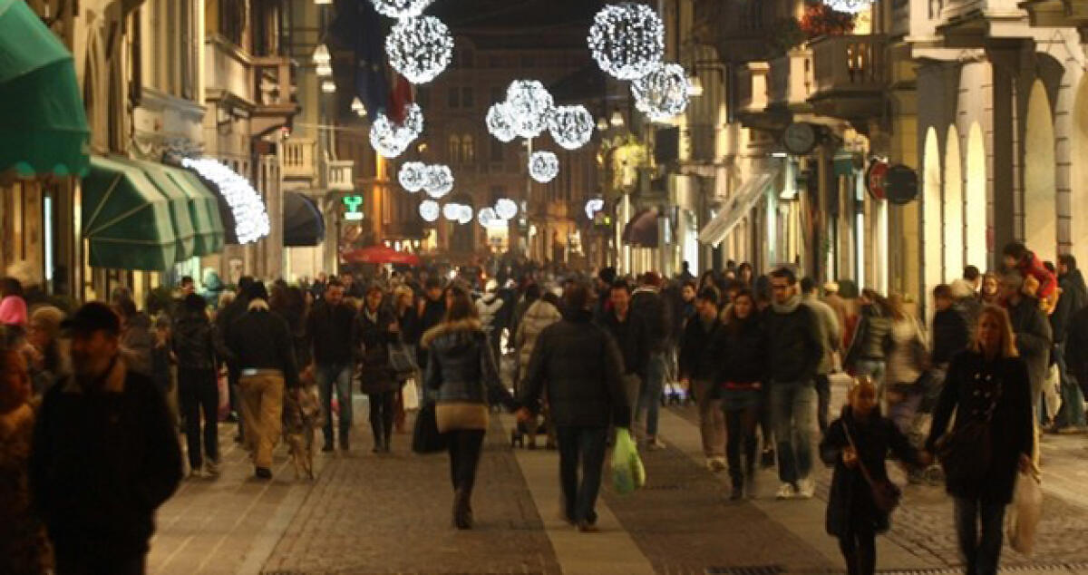 "Le vetrine del centro", i commercianti si uniscono per valorizzare il centro storico - 