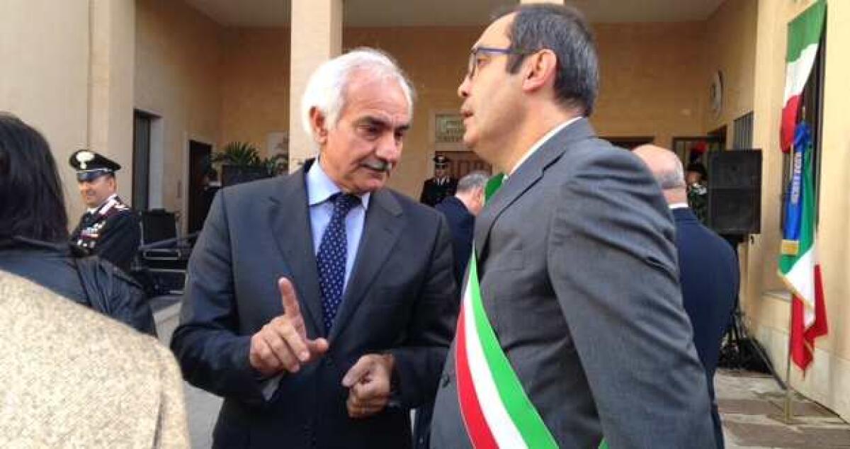 Comune occupato dai lavoratori, nel pomeriggio arriva il prefetto Valente - 