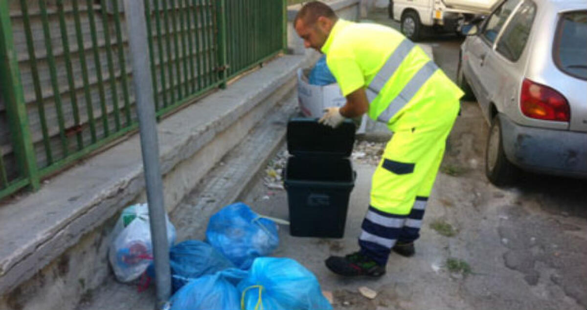 Vigilantes per i rifiuti, "quanto ci costeranno?": Di Stefano vuole i numeri - 