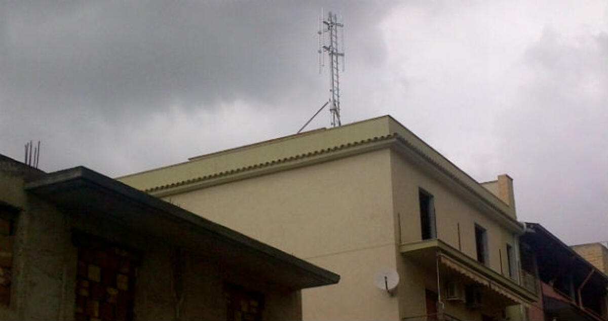 Un regolamento fermo in aula da due anni: antenne ovunque e Legambiente attacca - 