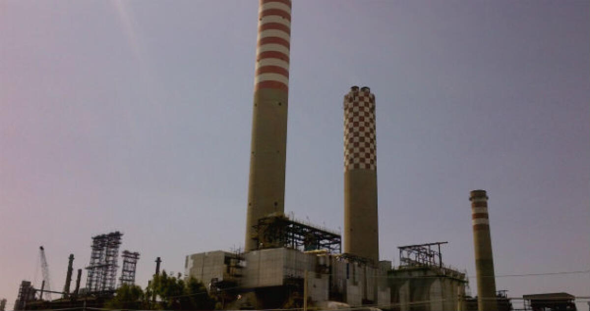 Emissioni fuori norma dai camini della centrale, processo per l'ex Ad di raffineria - 