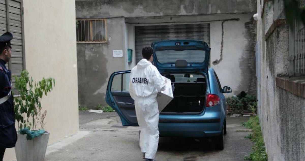 Tra sporcizia e rifiuti a Fondo Iozza, il caso di tre piccoli: i genitori contro l'adozione - 