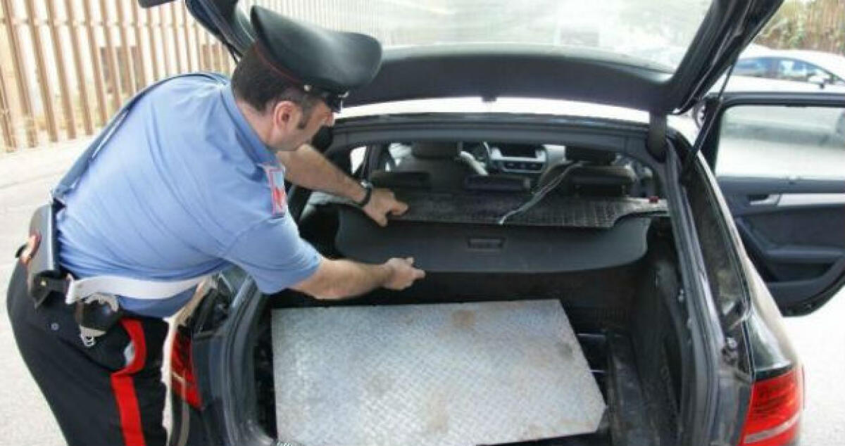 Denunciò di essere stata violentata, sequestrata l'automobile di tre giovani - 