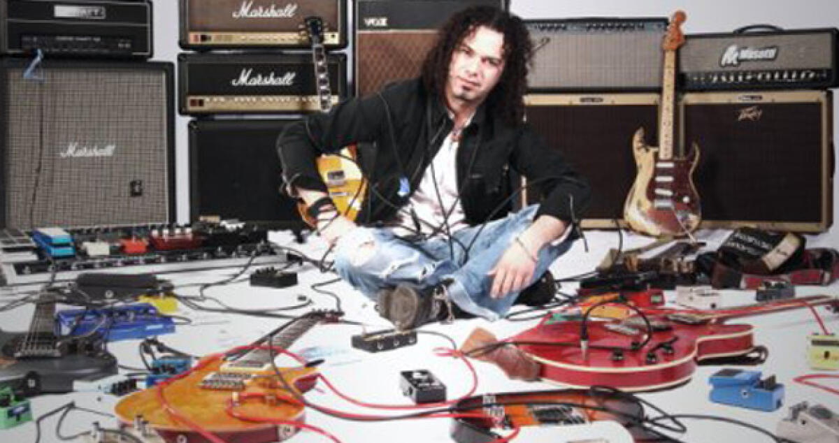 Il chitarrista Luca Galeano sabato insegnerà l'arte dell'improvvisazione - 