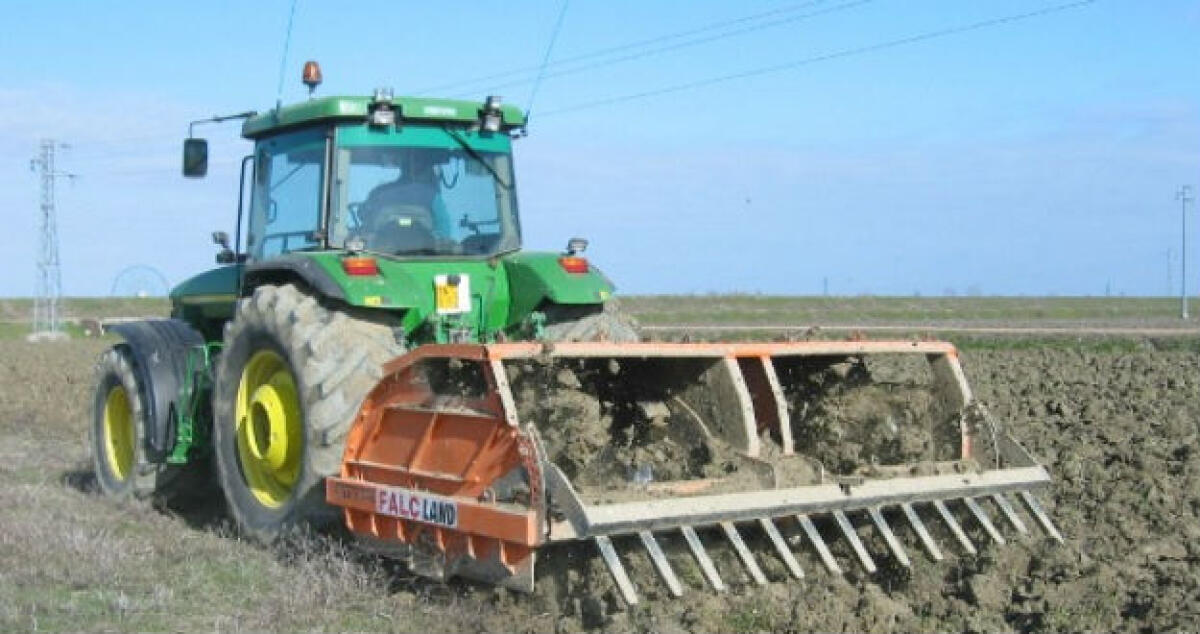 Danni alle colture, tre manager Eni indagati: "Anomalie nei controlli dell'Asp" - 