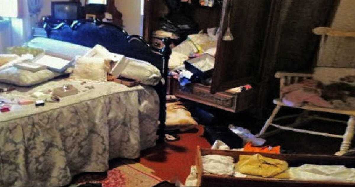 Rubati 14 mila euro, un'anziana li nascondeva nel divano: la nuora a giudizio - 