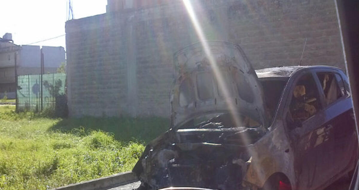 Rogo nella notte a Settefarine: distrutta una Hyundai, danni a una Fiat 500L - 