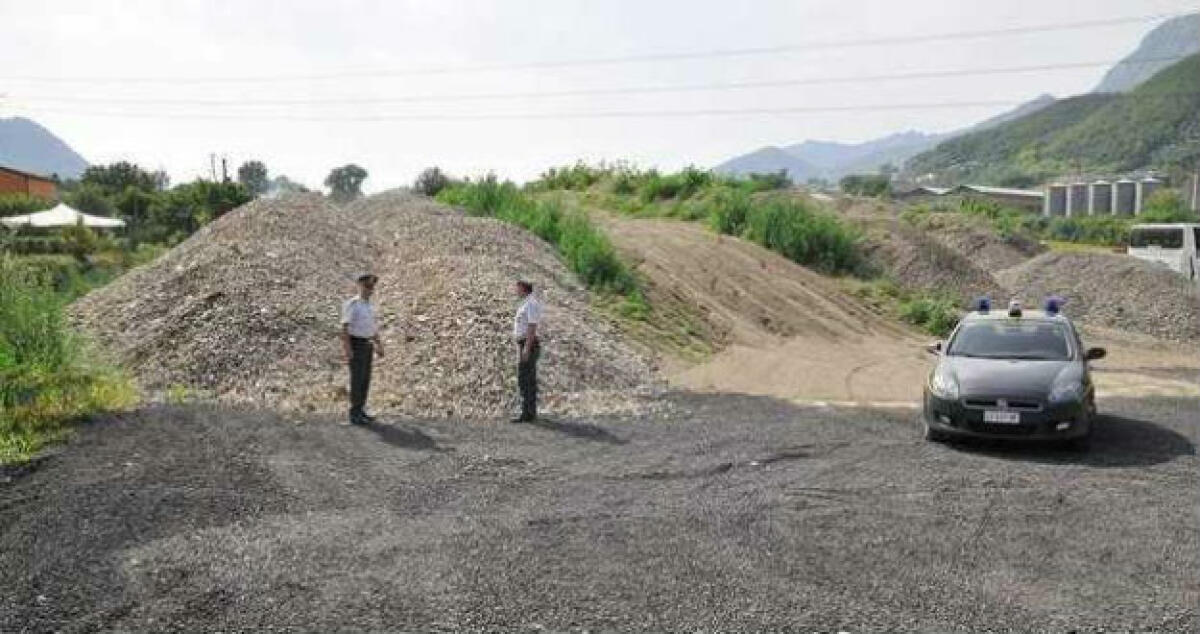 Migliaia di chili di rifiuti speciali finivano in una cava, un imprenditore a processo - 