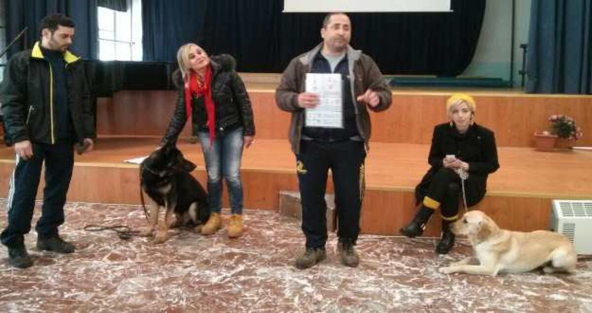 Amici a quattro zampe, corso di pet therapy alla "Ettore Romagnoli" - 