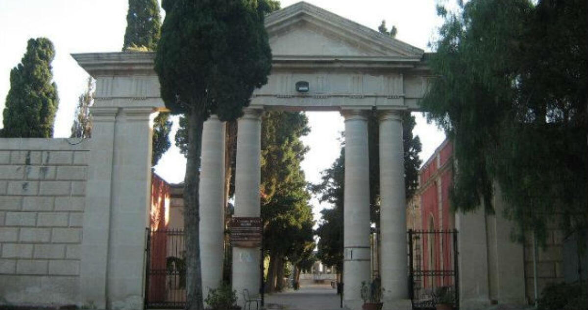 I loro terreni occupati per i lavori al cimitero: 120 mila euro agli ex proprietari - 