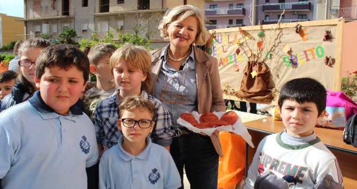 Bambini esclusi dal Carnevale a scuola, genitori polemici con la preside - 