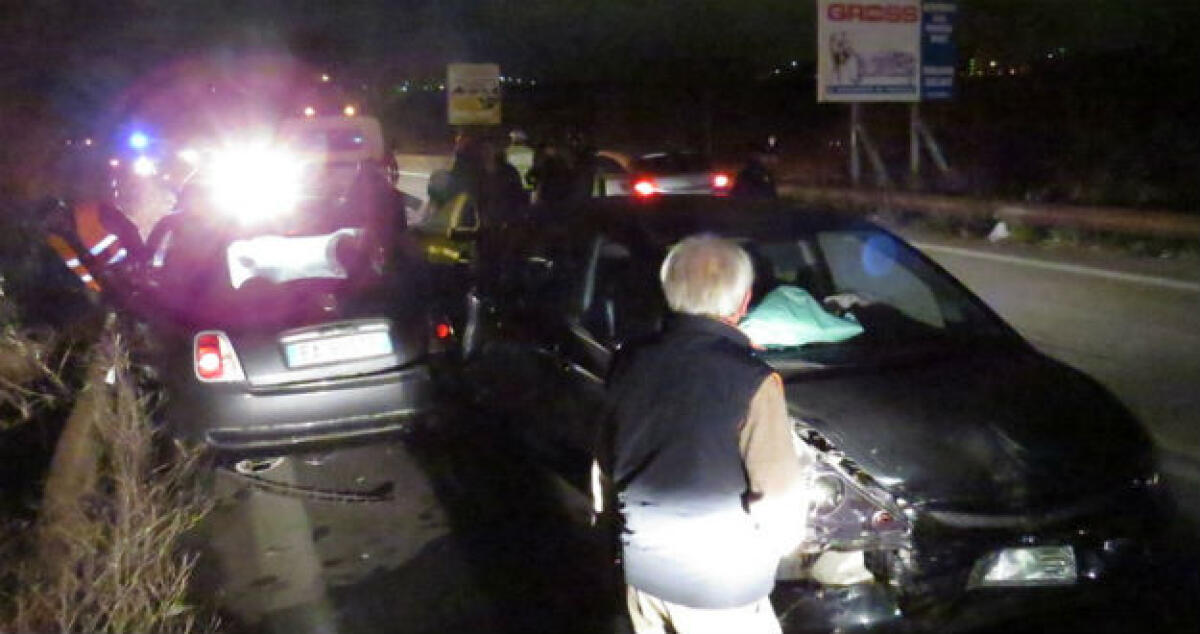 Una Honda Jazz ribaltata lungo la 115, in rianimazione una donna settantenne - 