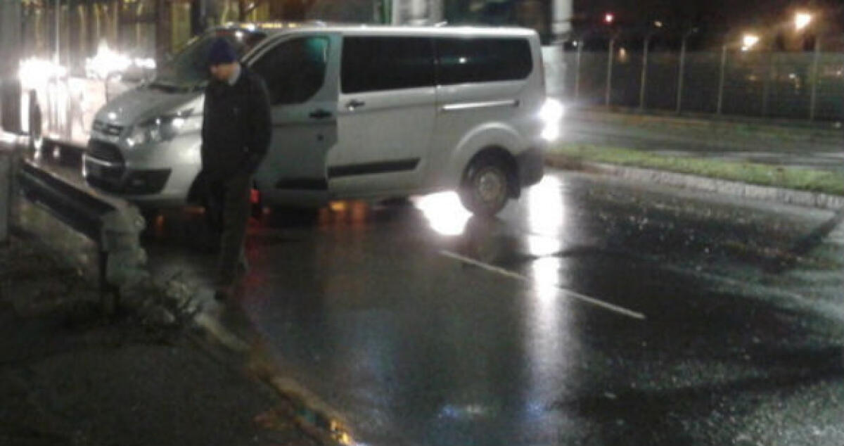 Il pulmino dell'Amo Gela impatta contro un muro sulla 115, illesi i giovani calciatori - 