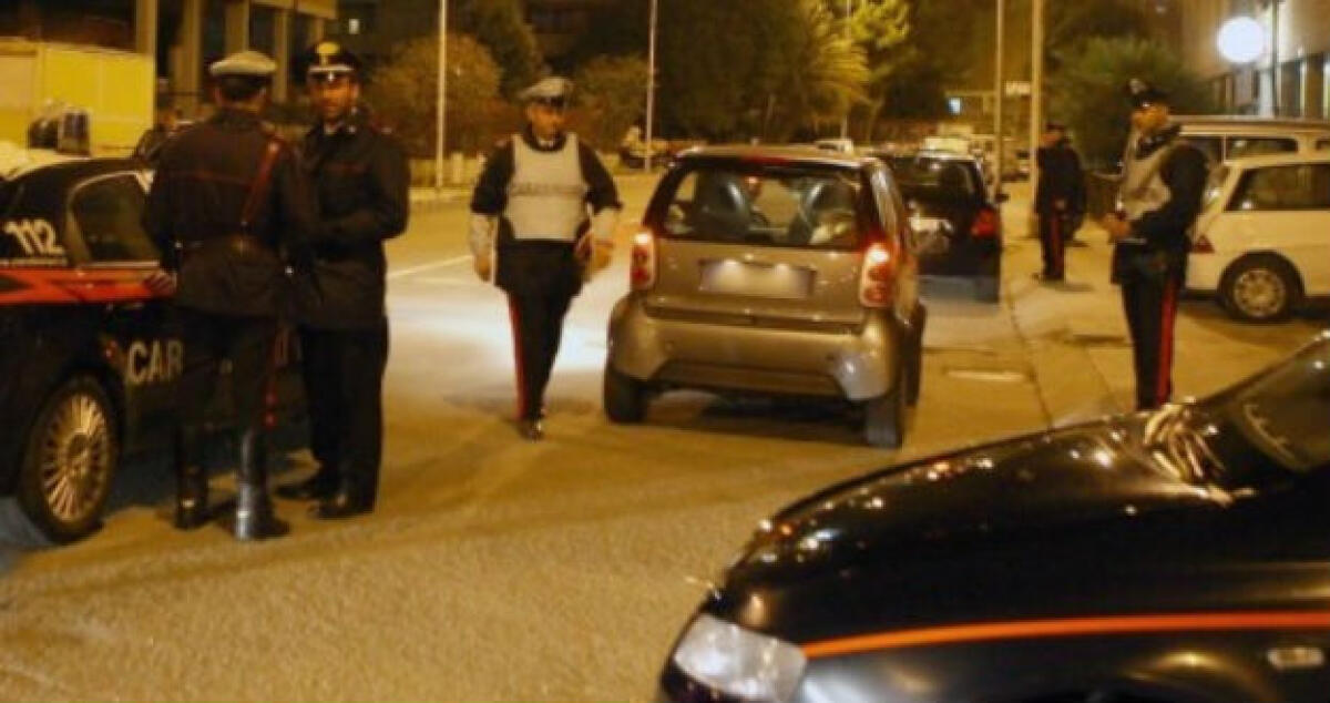 Teppisti per noia, 4 minori danneggiano le auto in sosta in via Ventura - 