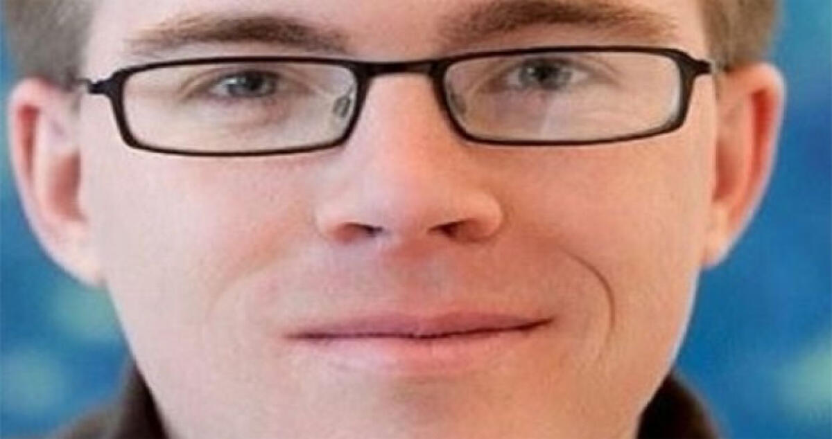 È ateo, ma grazie alla Bibbia guadagna 170 mila dollari: ecco come ha fatto - 