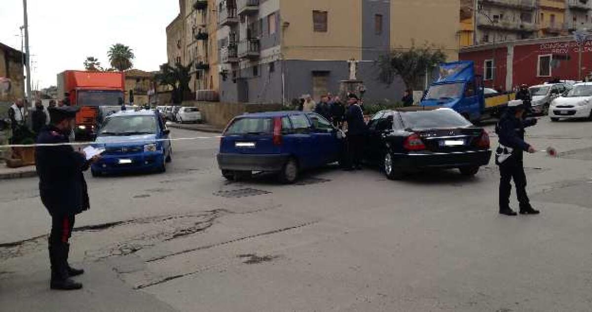 Scontro tra due automobili in via Recanati, una donna finisce in ospedale - 
