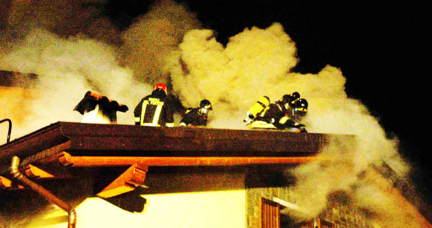 incendio-tetto.jpg