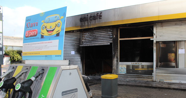 incendio-agip-distributore.jpg