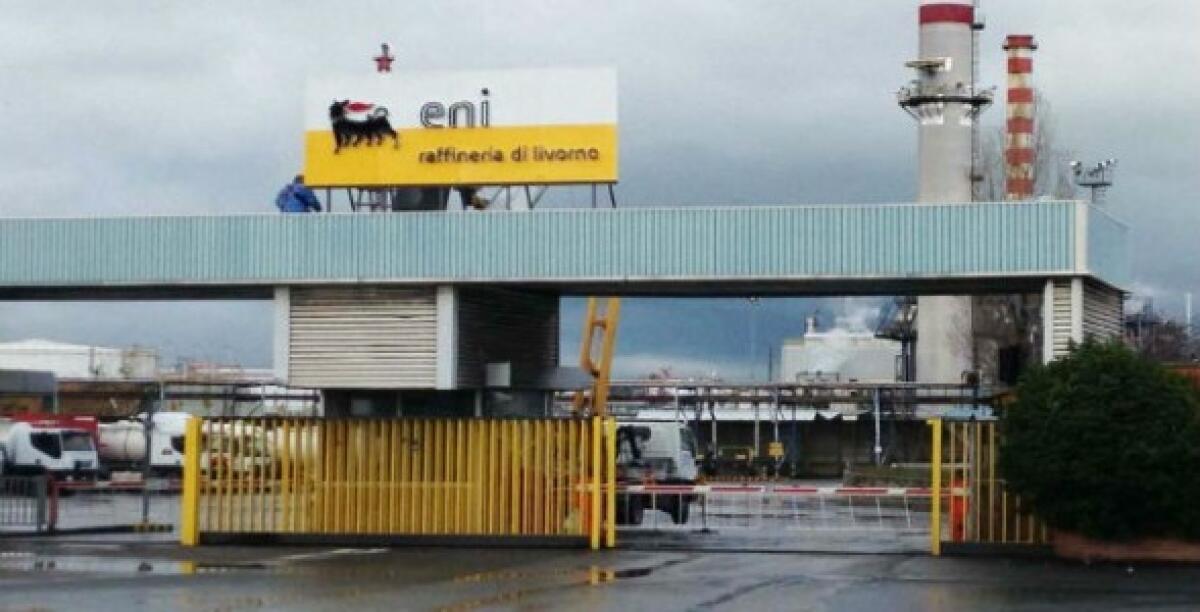 Crisi indotto, dopo Priolo c'è Livorno e molti partono: "Aspettiamo le banche" -