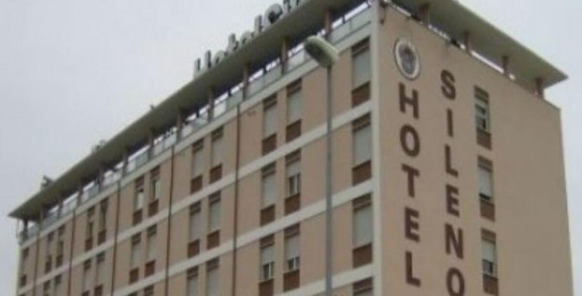 Ricovero per anziani, la polizia sospende la licenza per 15 giorni all'Hotel Sileno -