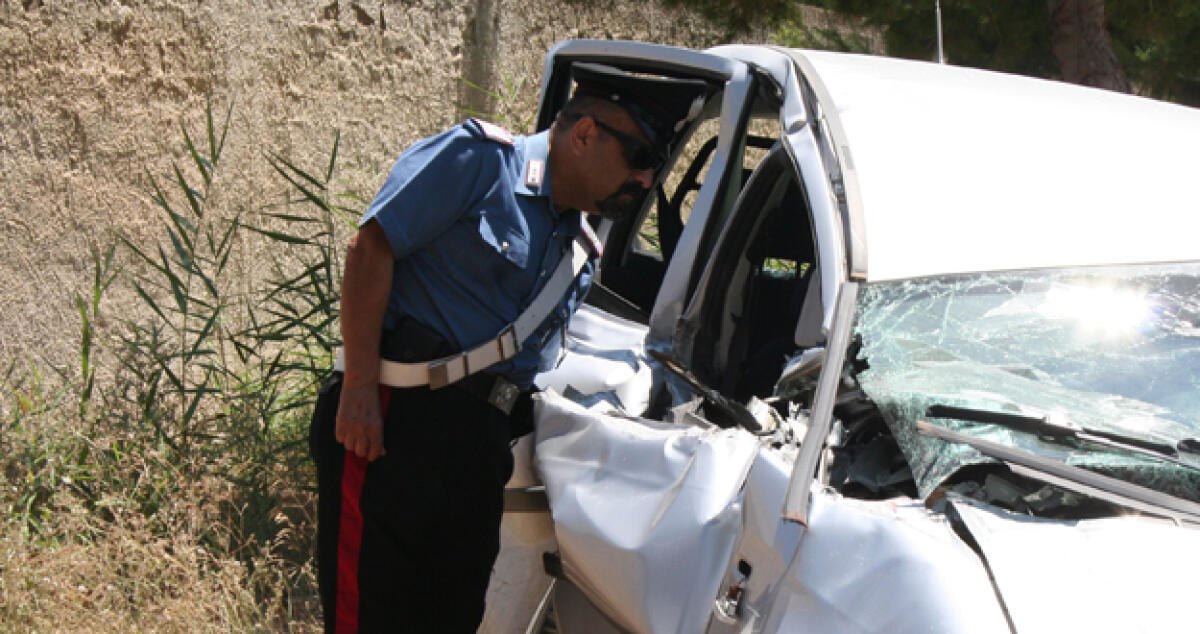 Scontro frontale sulla Gela-Vittoria, due auto finiscono fuori strada - 