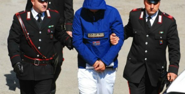 arresto-carabinieri-uscita.jpg