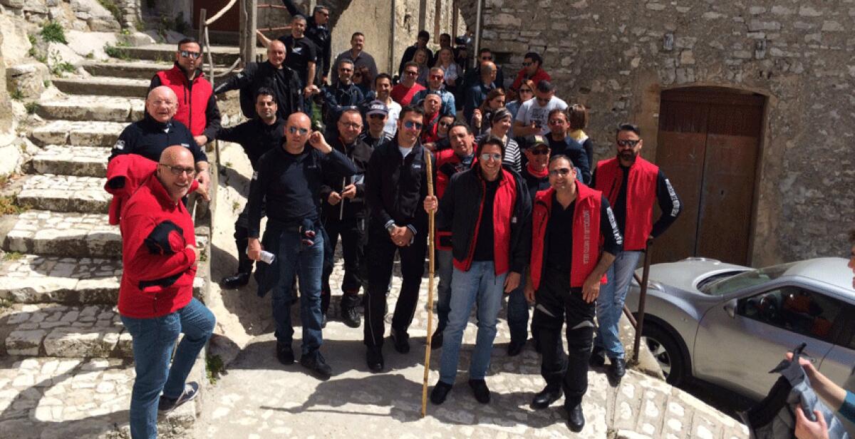 Trentaquattro centauri dell'associazione Le Moto a Prizzi -