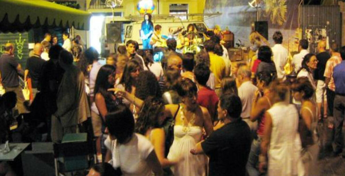 Ventiquattr'ore tra arte e spettacoli, ritorna la "Notte bianca" e gli studenti invadono il centro storico -